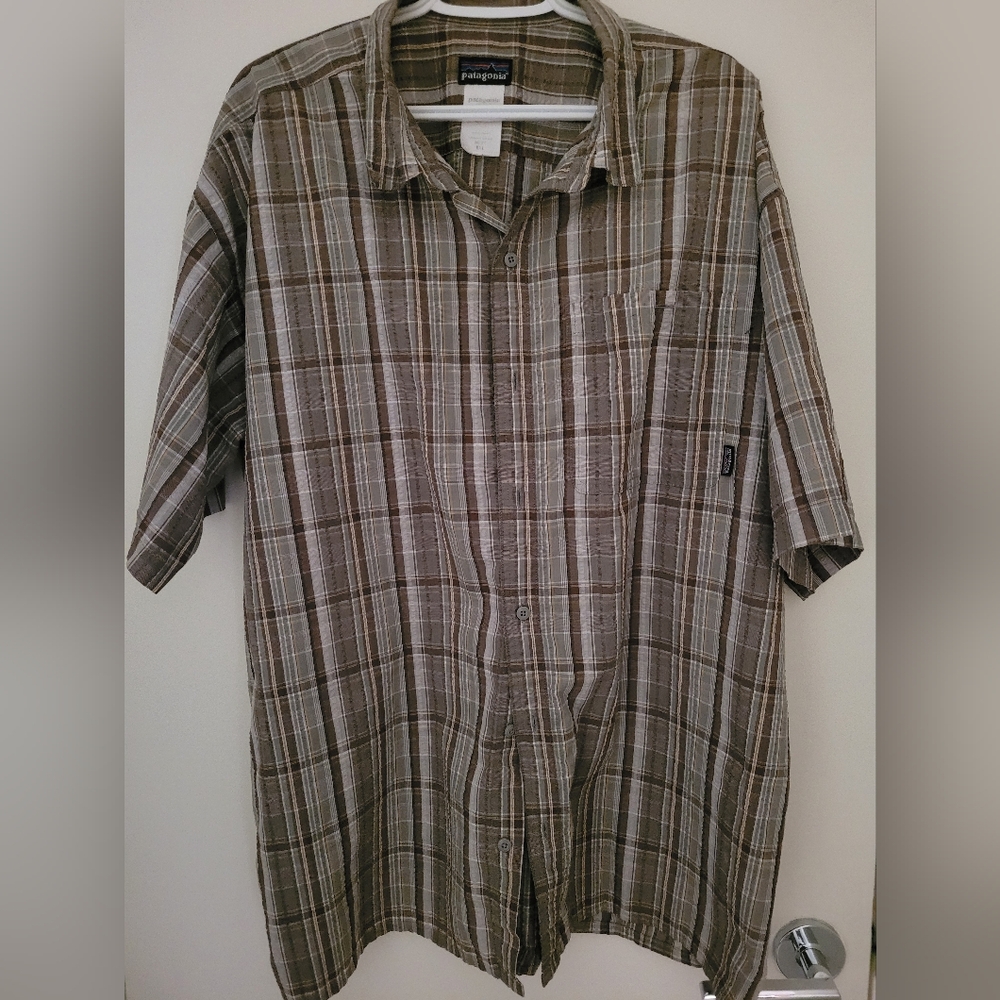 Patagonia Men's Brown Plaid Shirt